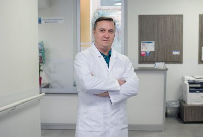 Dr. Nazarov en el centro Crecer